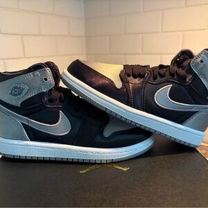 Jordan 1 Retro “Satin Shadow”